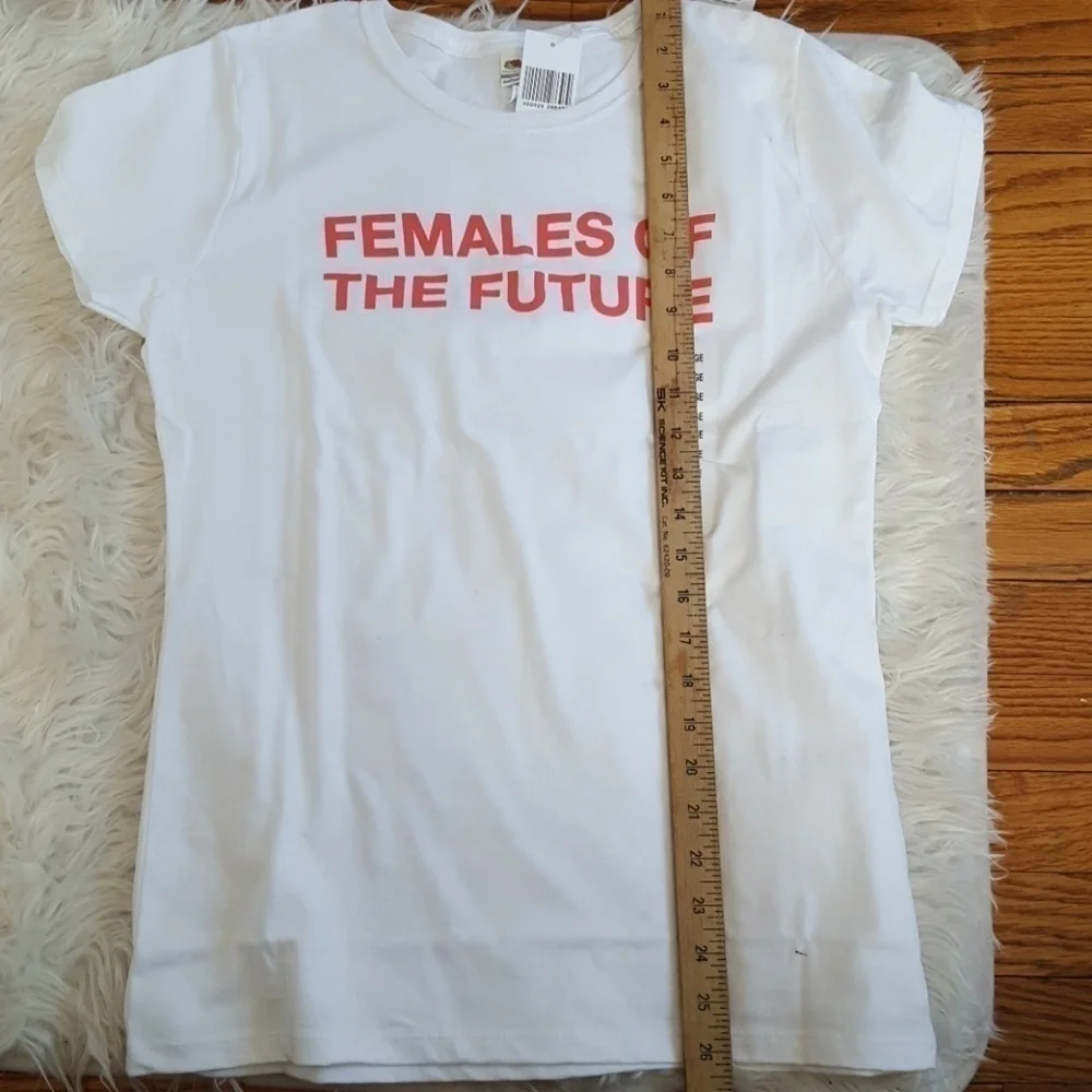 Females of the future graphic tee - Picture 2 of 5